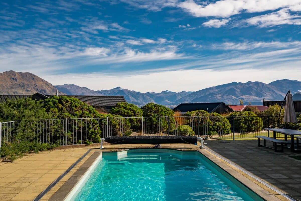 Alpine Retreat Villa Wanaka Exterior photo
